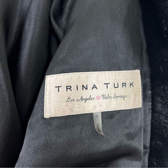 Trina Turk Women's Blac Faux Fur Dolman Sleeve Jacket - Picture 8 of 10